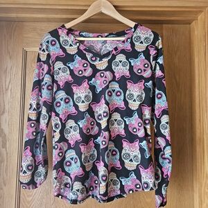 No Boundaries Multicolor Skull Print Top